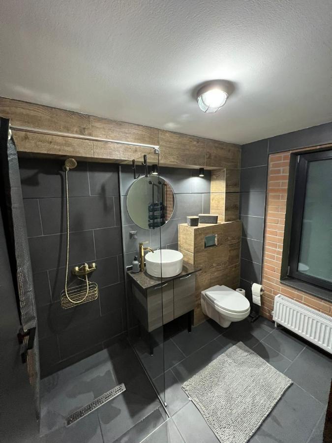 Apartment Retro Retreat - Free Parking - 20 Min To Center